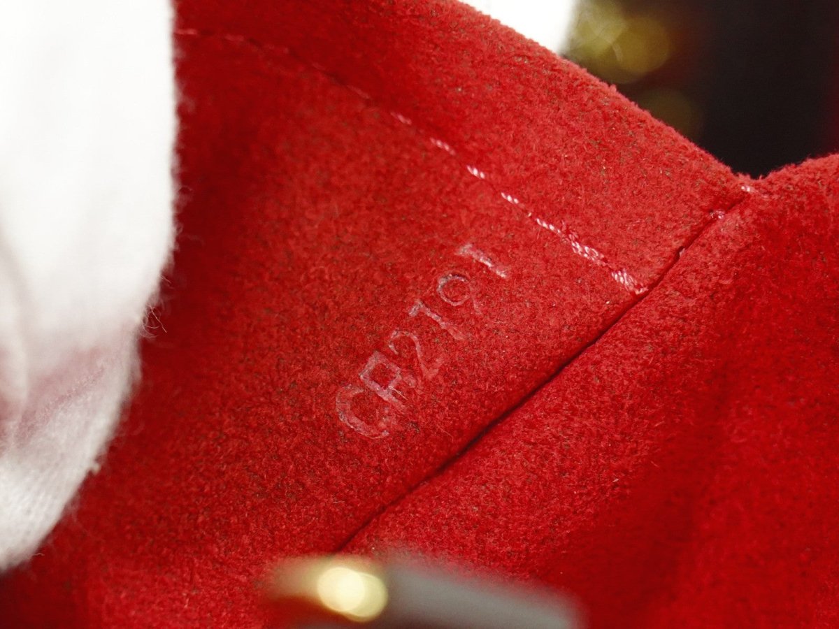 Louis Vuitton Hampstead Handbag - Brandsamsara