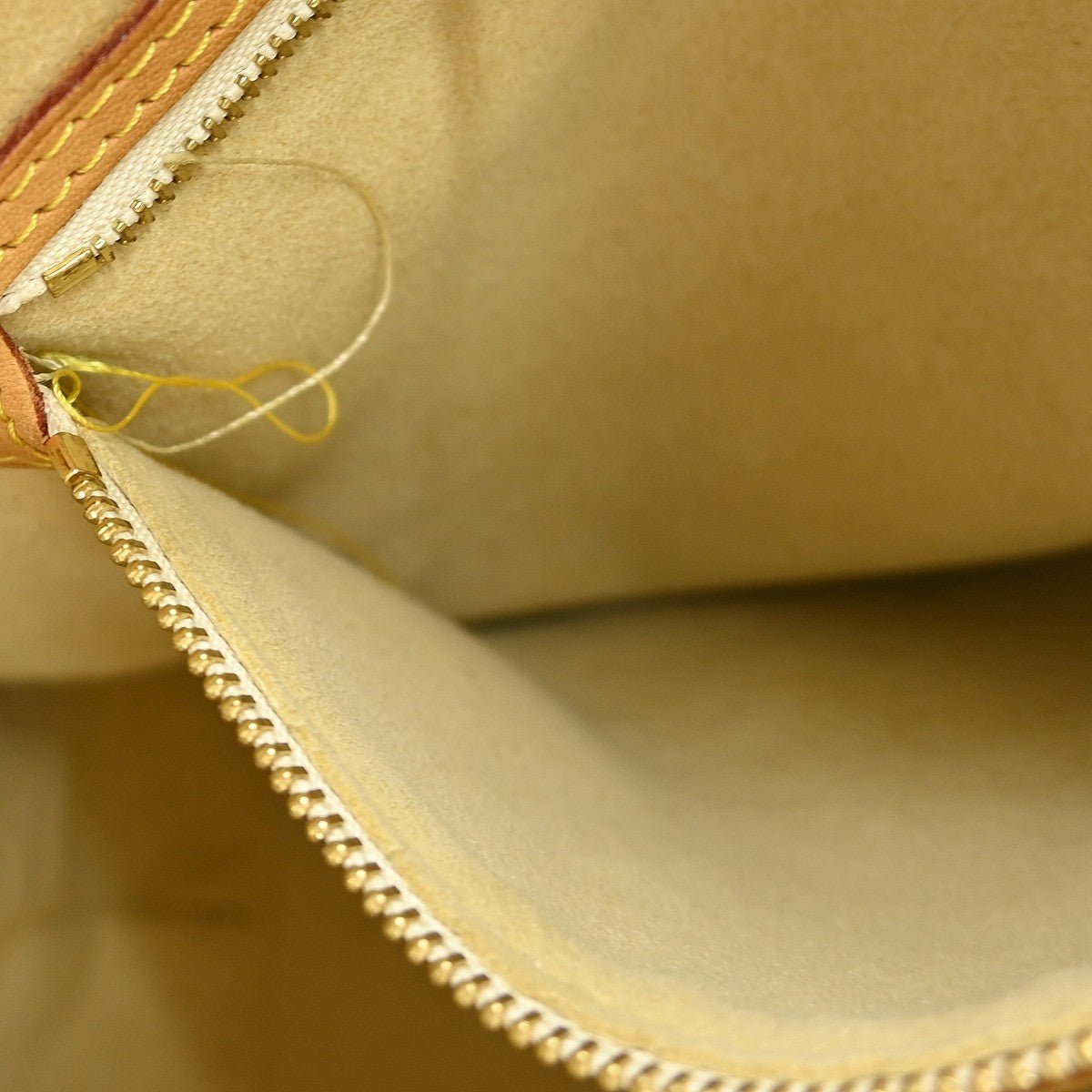 Louis Vuitton Hampstead Handbag - Brandsamsara