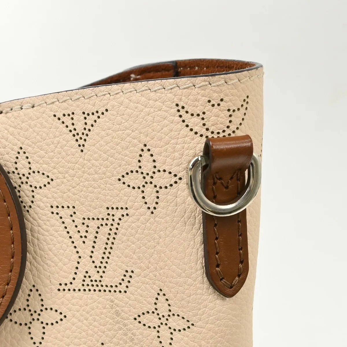 Louis Vuitton Hina - Brandsamsara