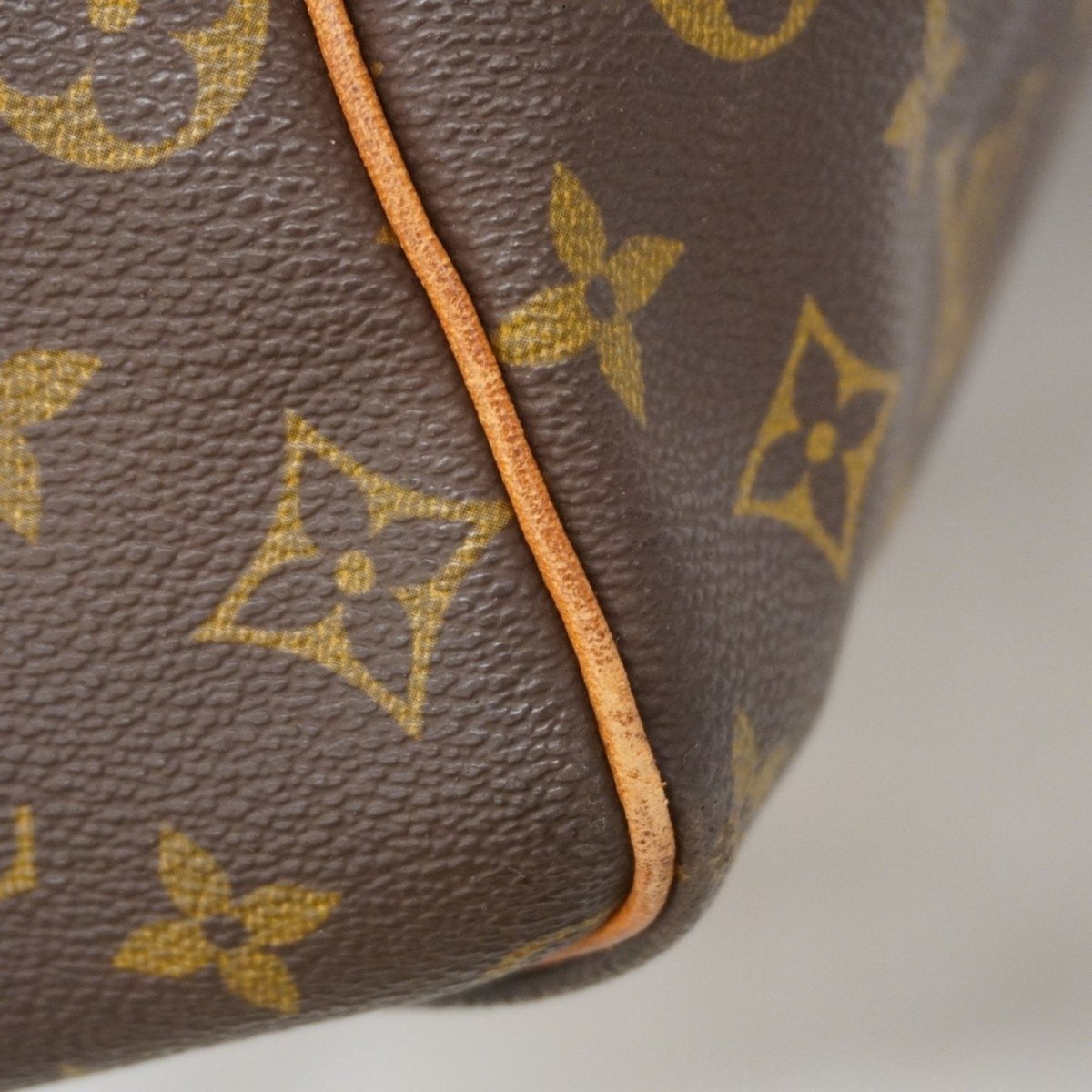 Louis Vuitton Keepall Bandoulière 60 - Brandsamsara