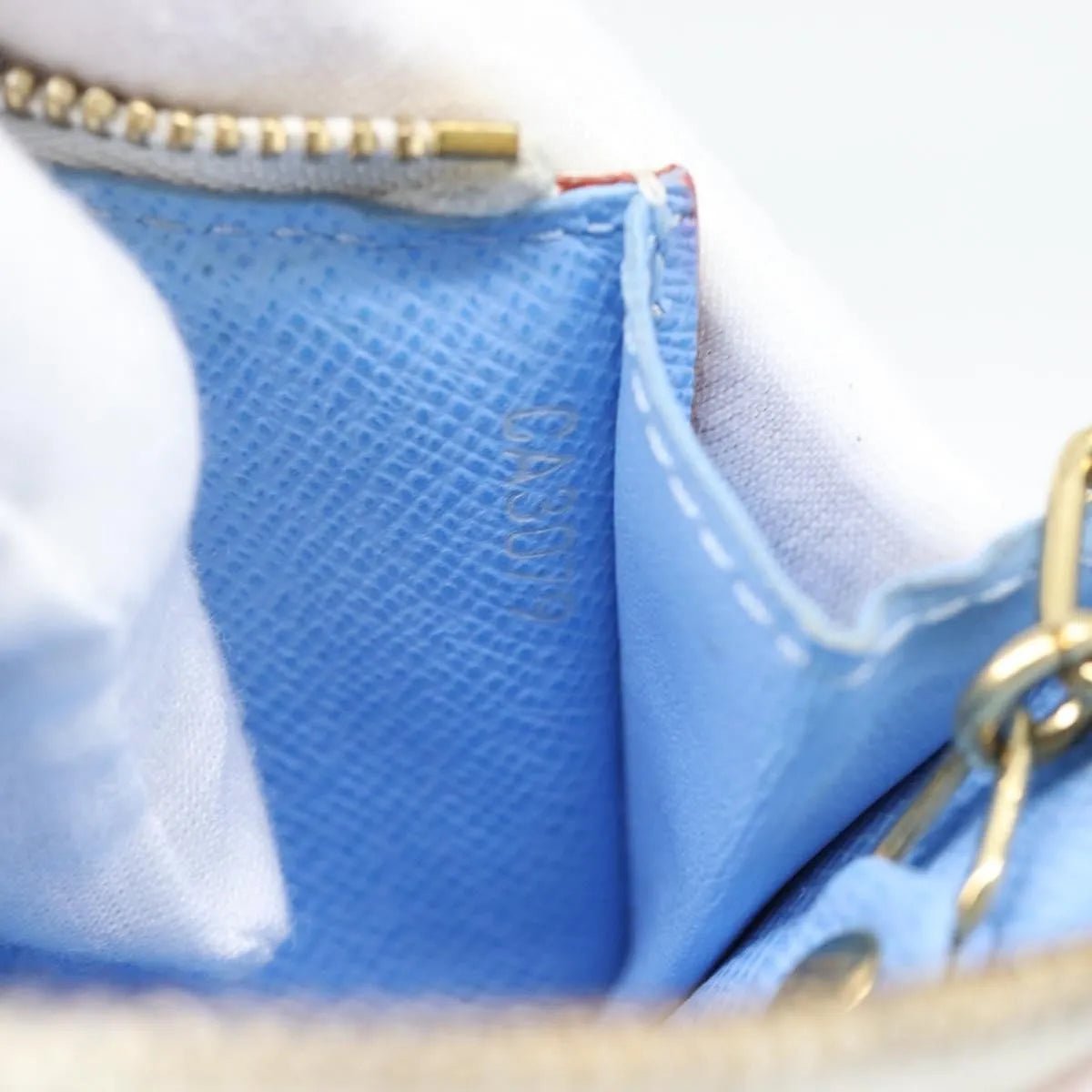 Louis Vuitton Key Pouch NM - Brandsamsara
