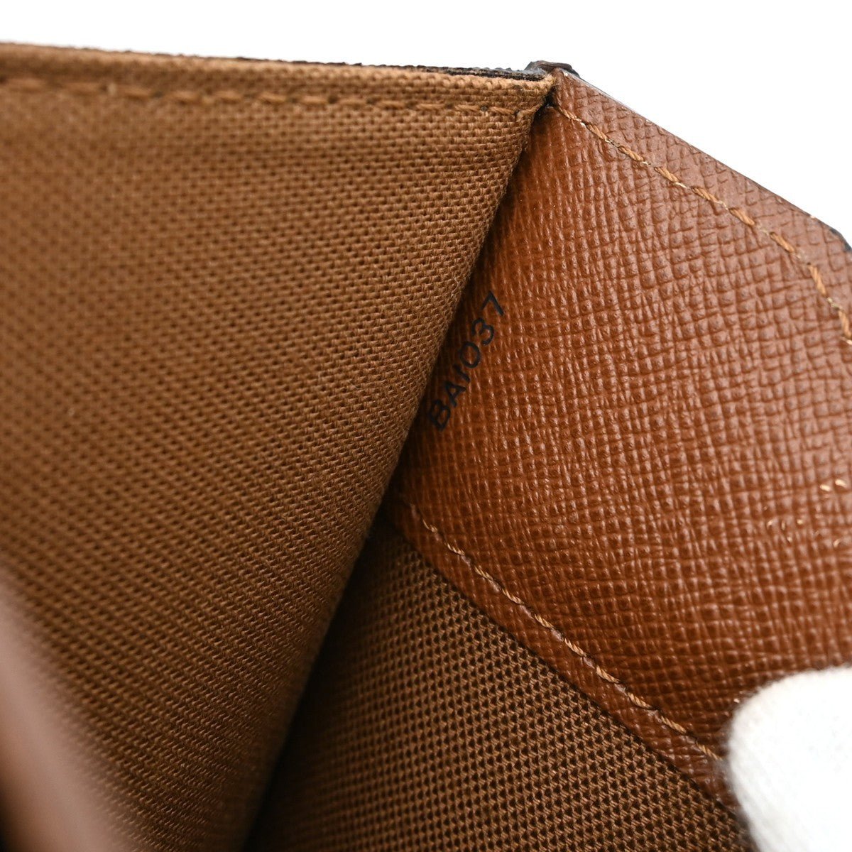 Louis Vuitton Laguito Handbag - Brandsamsara