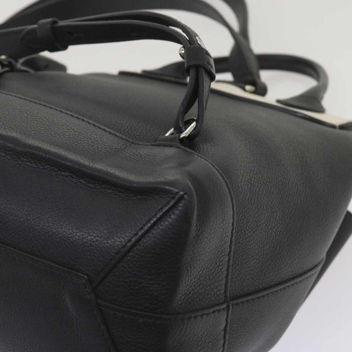 Louis Vuitton Lockme - Brandsamsara