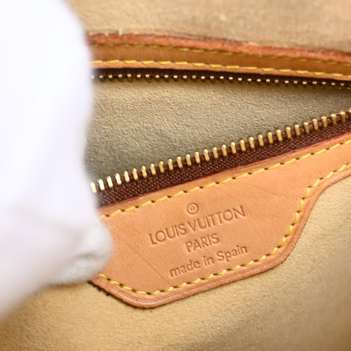 Louis Vuitton Looping - Brandsamsara