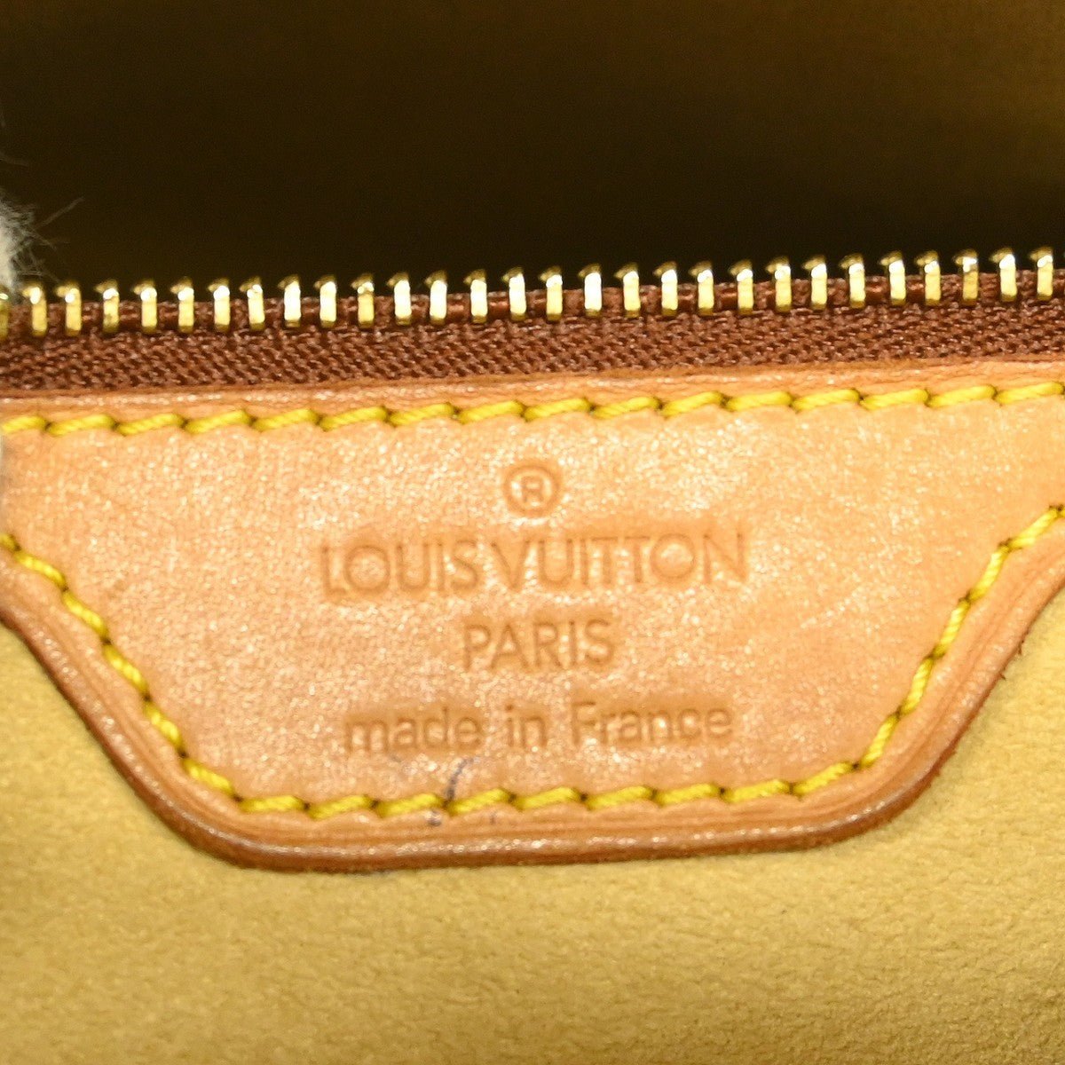 Louis Vuitton Looping - Brandsamsara