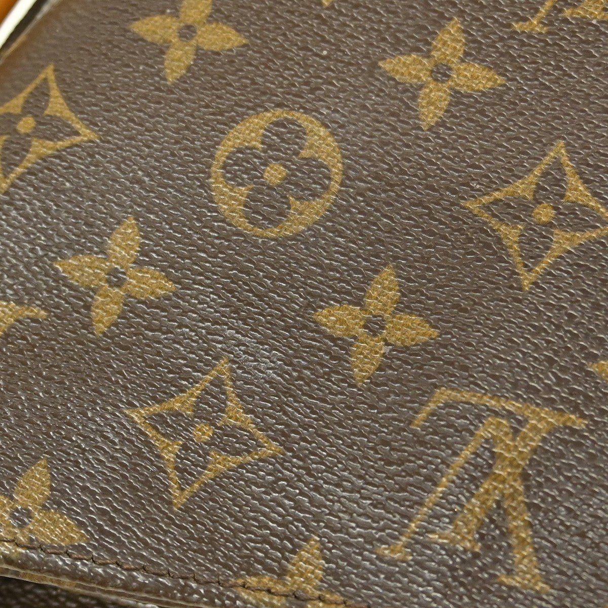 Louis Vuitton Looping - Brandsamsara