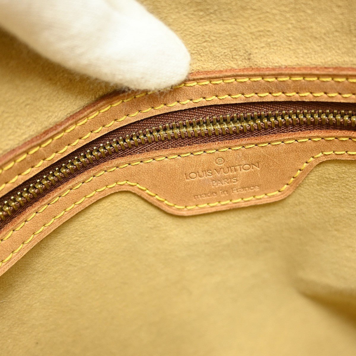 Louis Vuitton Looping Handbag - Brandsamsara