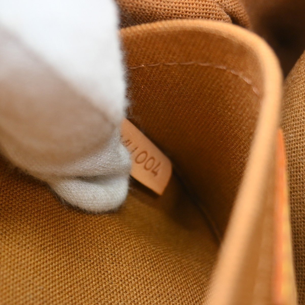 Louis Vuitton Marelle Waist - Brandsamsara