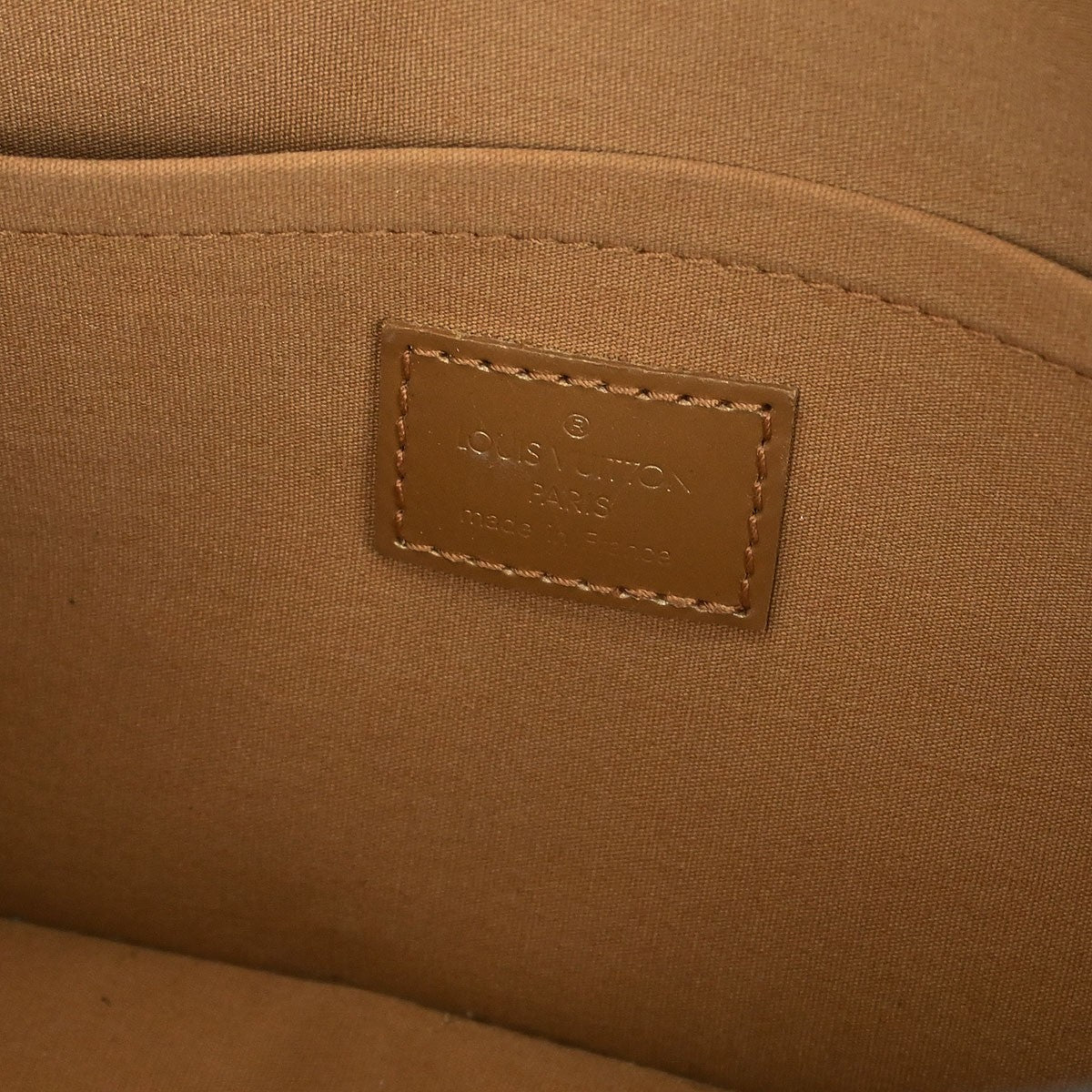 Louis Vuitton Mat Shelton Handbag - Brandsamsara