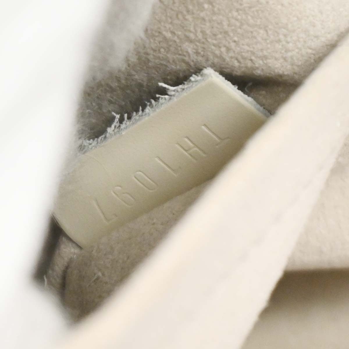 Louis Vuitton Montaigne Clutch - Brandsamsara