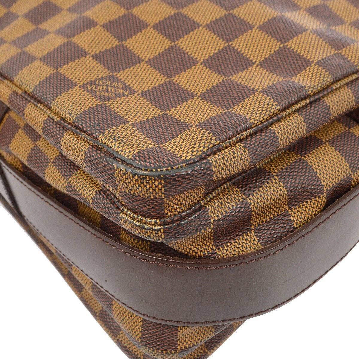 Louis Vuitton Naviglio Handbag - Brandsamsara