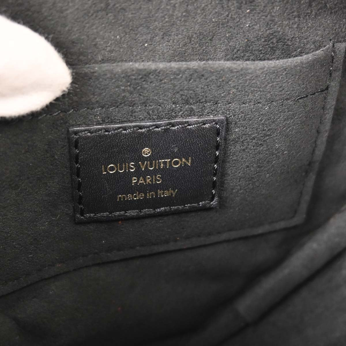 Louis Vuitton New Wave Heart Crossbody Bag - Brandsamsara