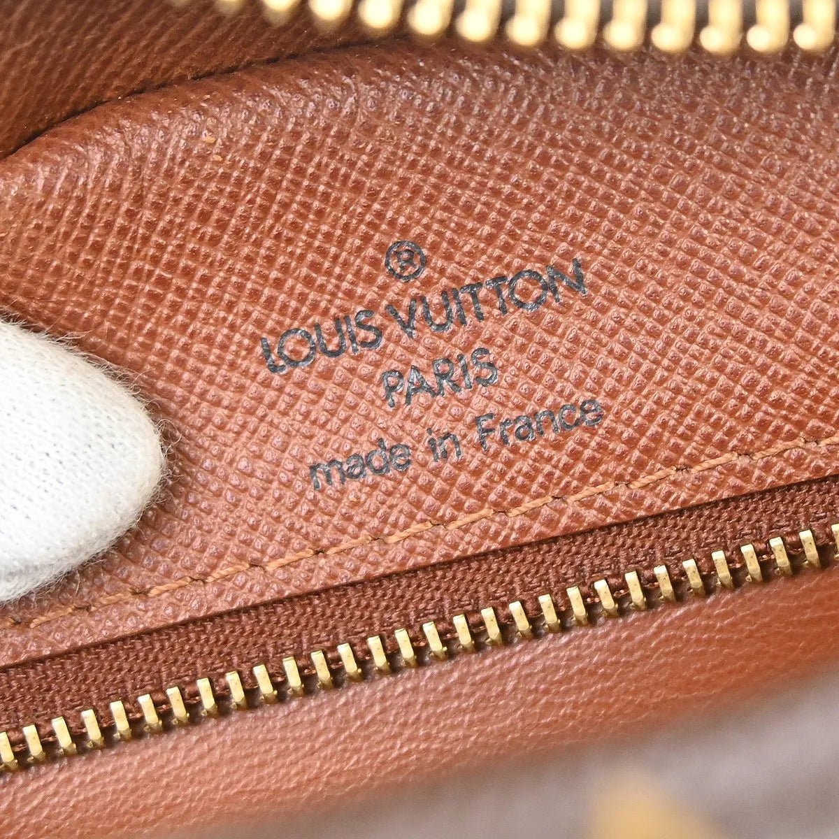 Louis Vuitton Nil Messenger - Brandsamsara