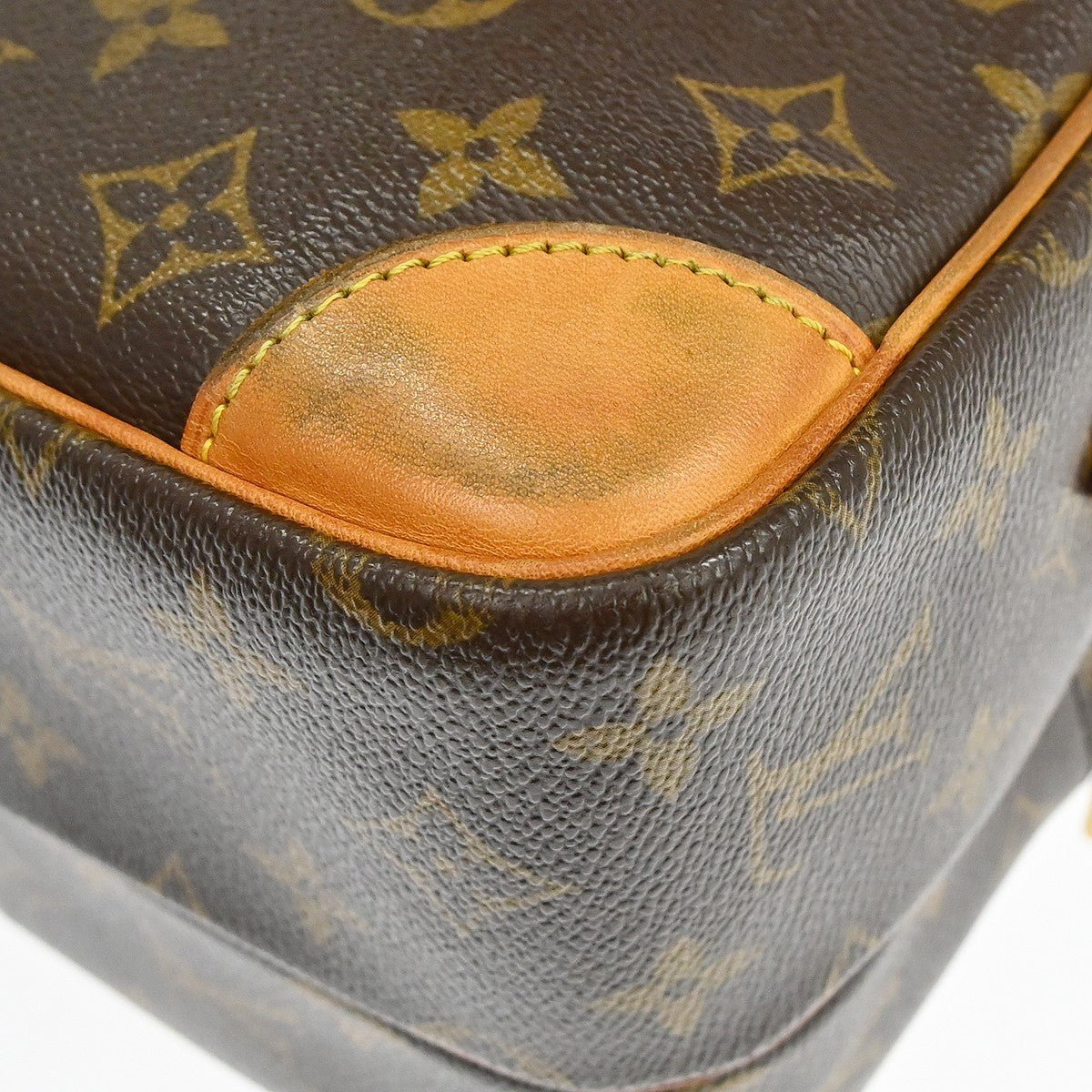 Louis Vuitton Nil Messenger - Brandsamsara