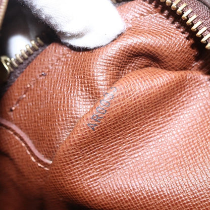 Louis Vuitton Nil Messenger Bag - Brandsamsara