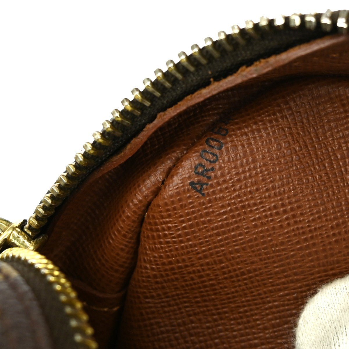 Louis Vuitton Nil Messenger Bag - Brandsamsara