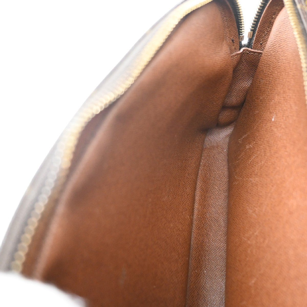 Louis Vuitton Nil Messenger Bag - Brandsamsara