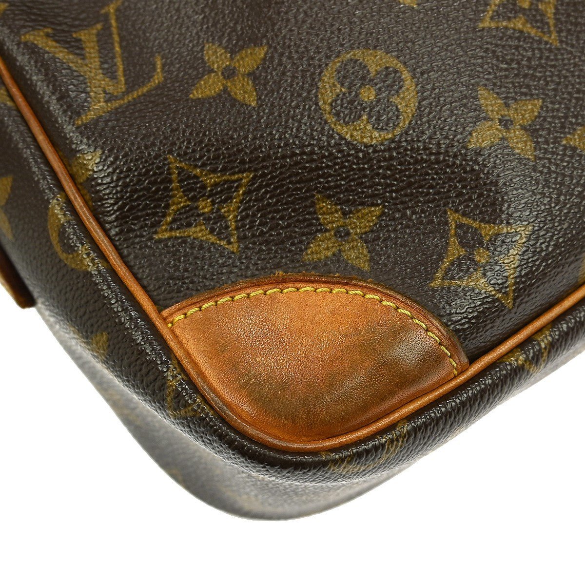 Louis Vuitton Nil Messenger Bag - Brandsamsara