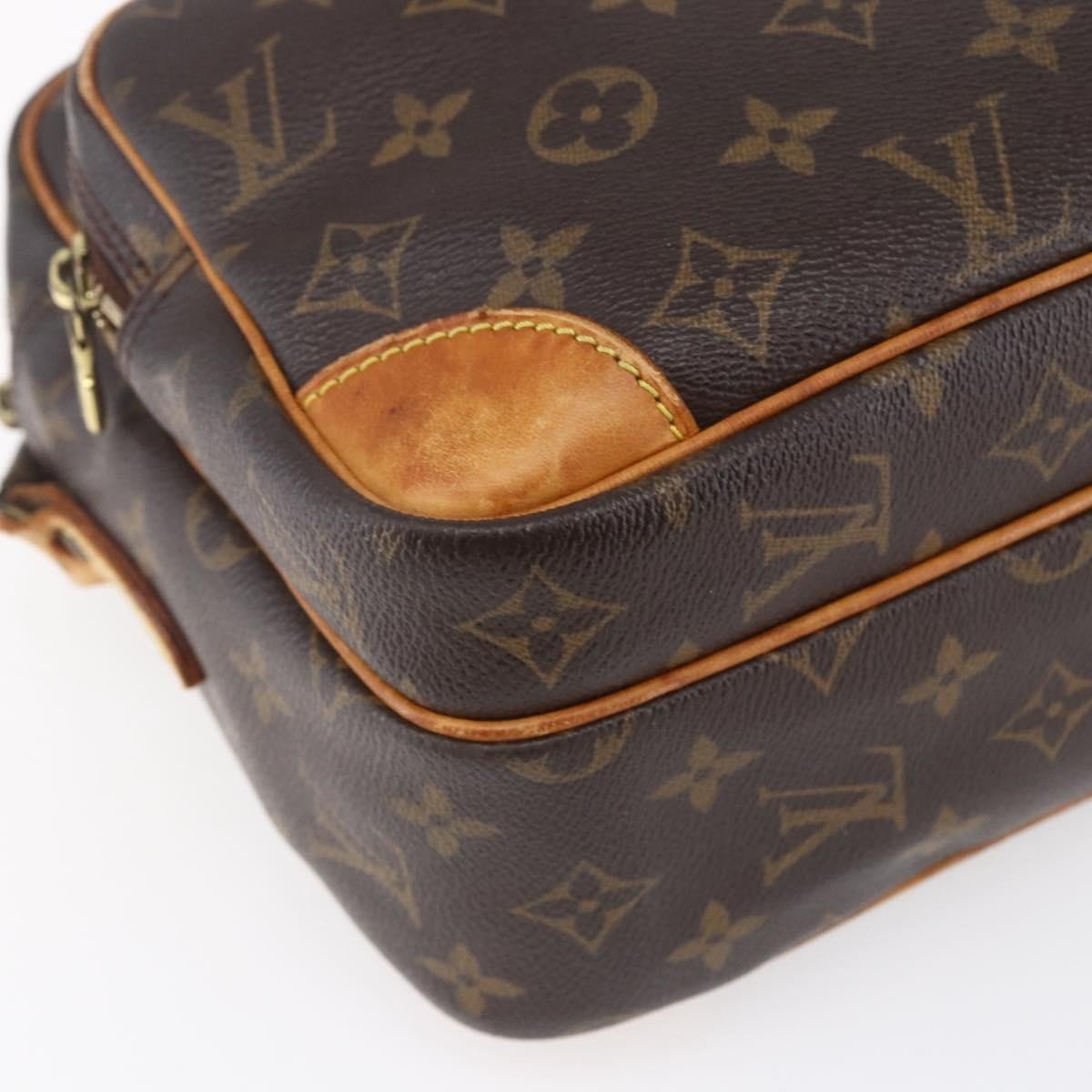 Louis Vuitton Nil Messenger Bag - Brandsamsara