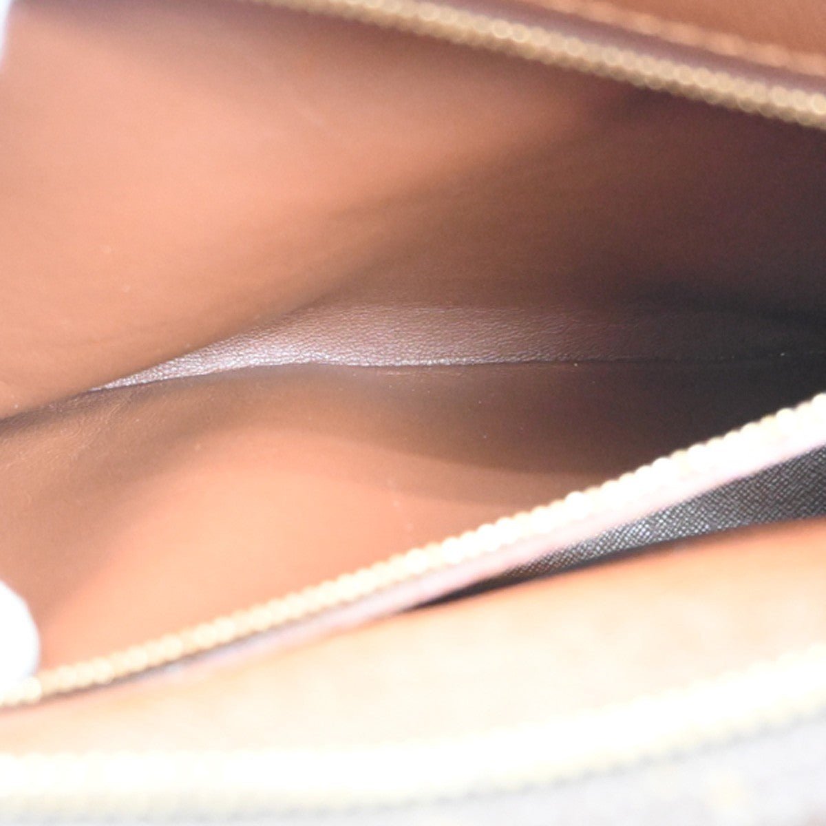 Louis Vuitton Nil Messenger Bag - Brandsamsara