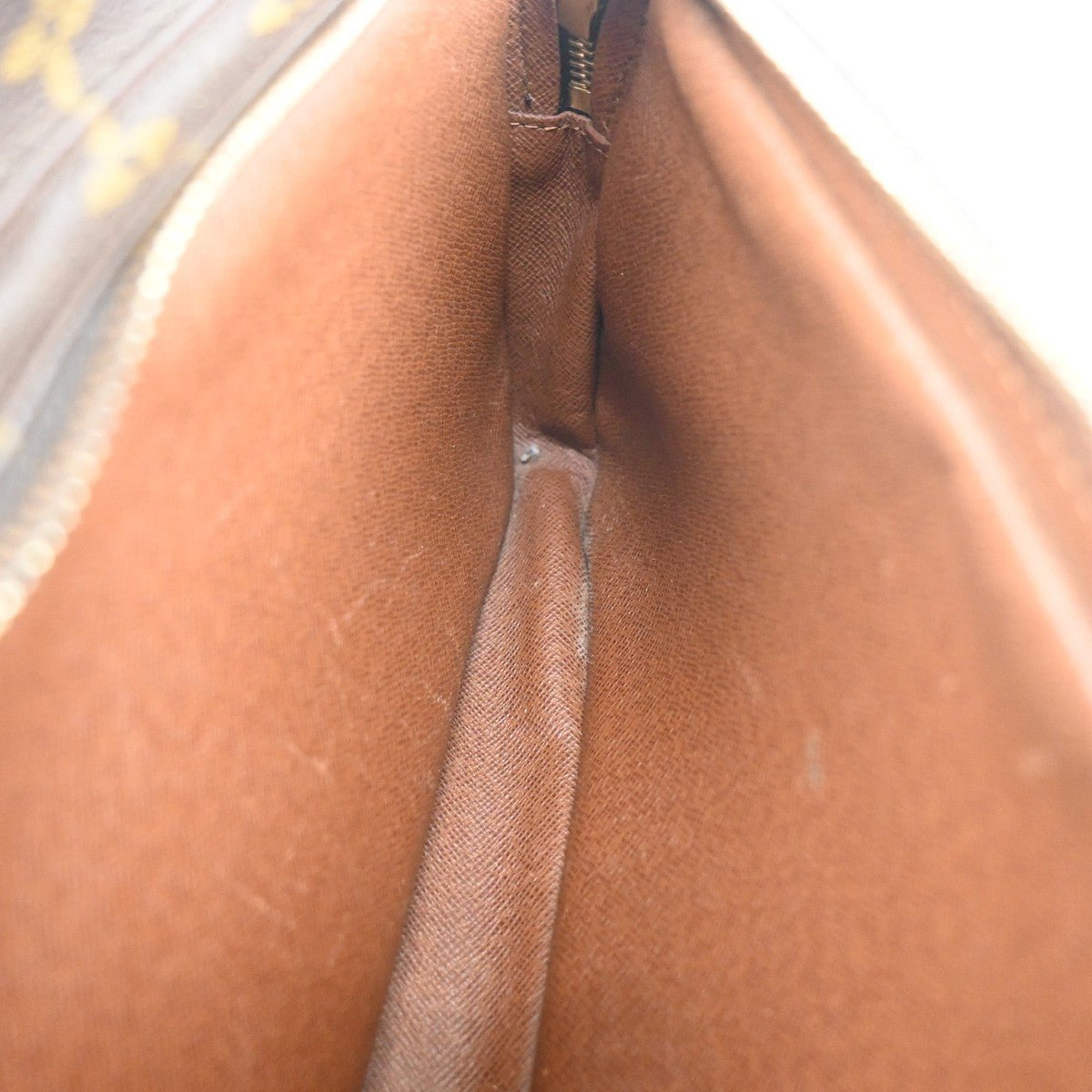 Louis Vuitton Nil Messenger Bag - Brandsamsara