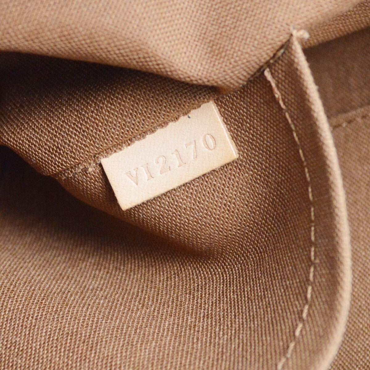 Louis Vuitton Palermo Handbag - Brandsamsara