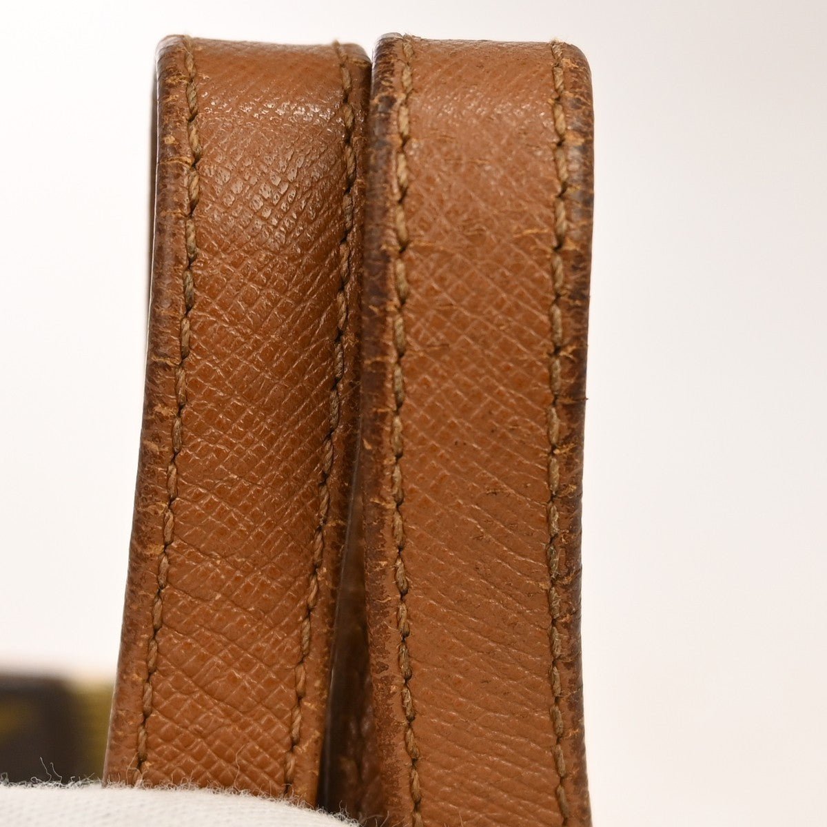 Louis Vuitton Papillon - Brandsamsara