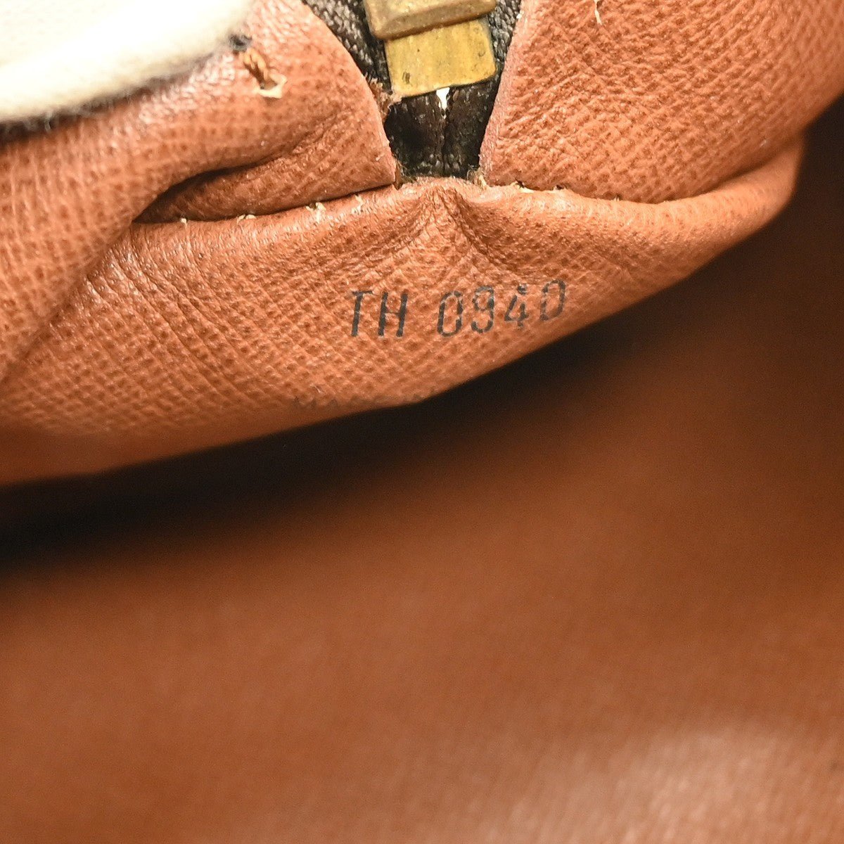 Louis Vuitton Papillon Handbag - Brandsamsara