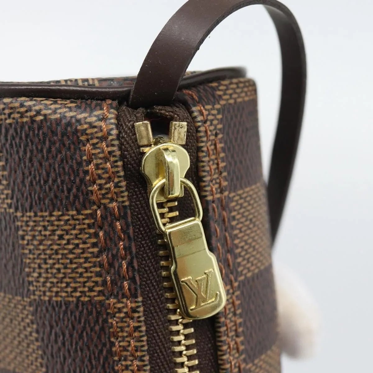 Louis Vuitton Papillon Pochette - Brandsamsara