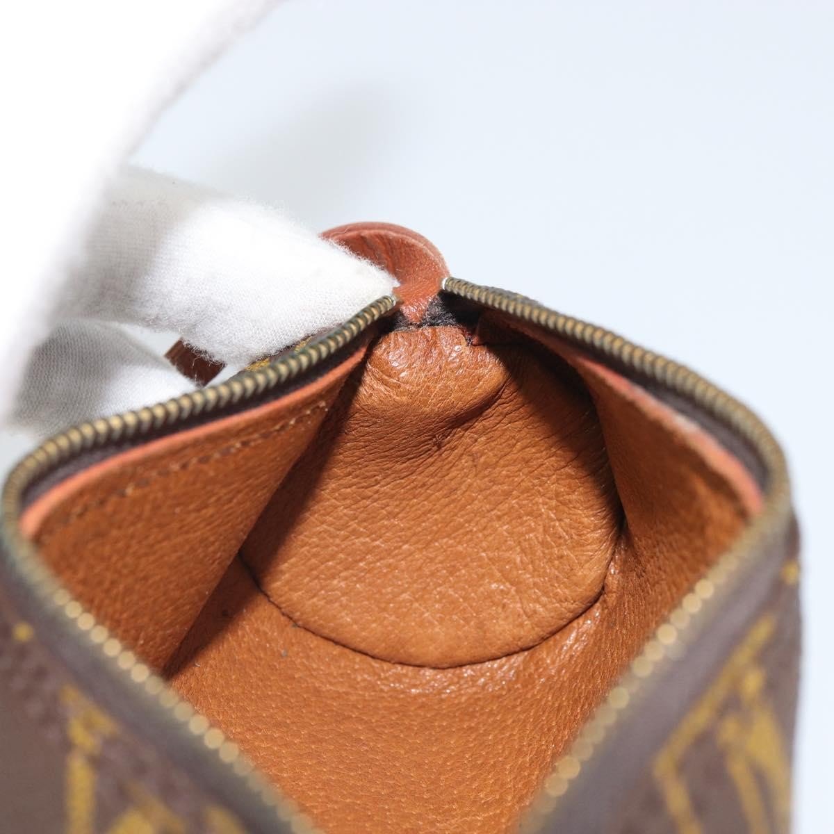 Louis Vuitton Papillon Pochette - Brandsamsara