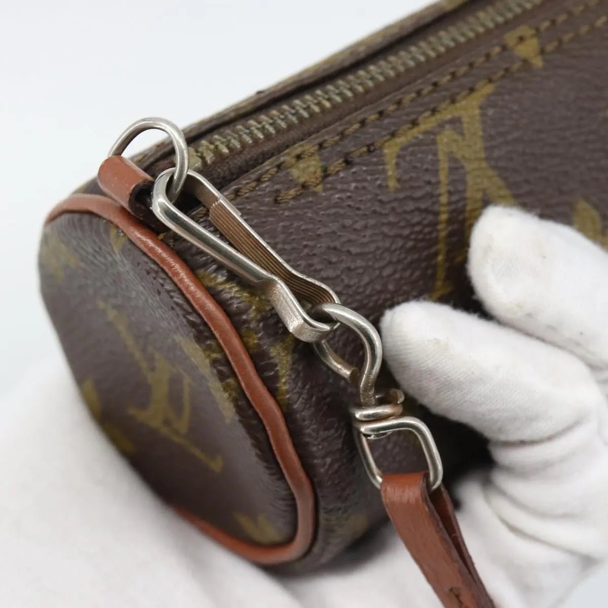 Louis Vuitton Papillon Pochette - Brandsamsara