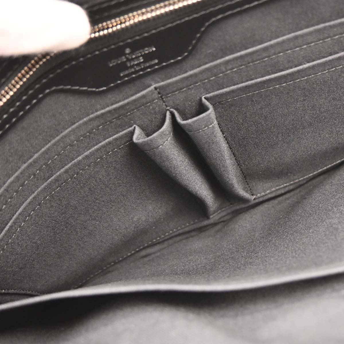 Louis Vuitton Poche Documents - Brandsamsara