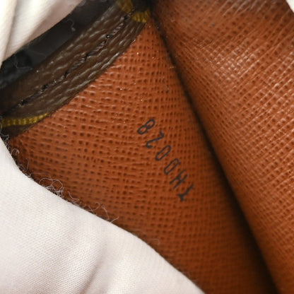 Louis Vuitton Poche Documents - Brandsamsara