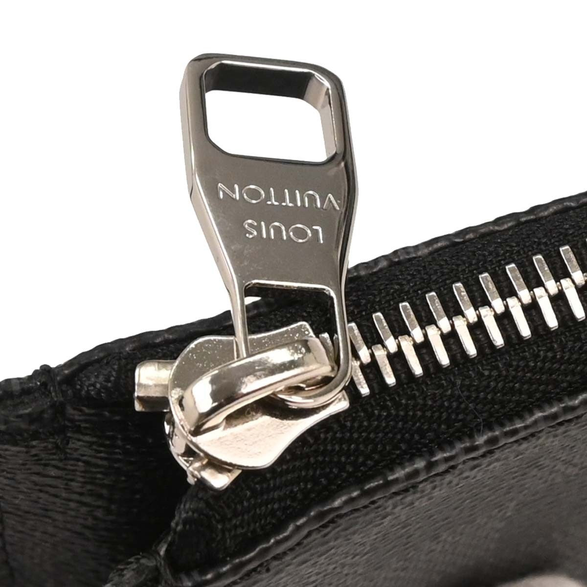 Louis Vuitton Poche Documents - Brandsamsara