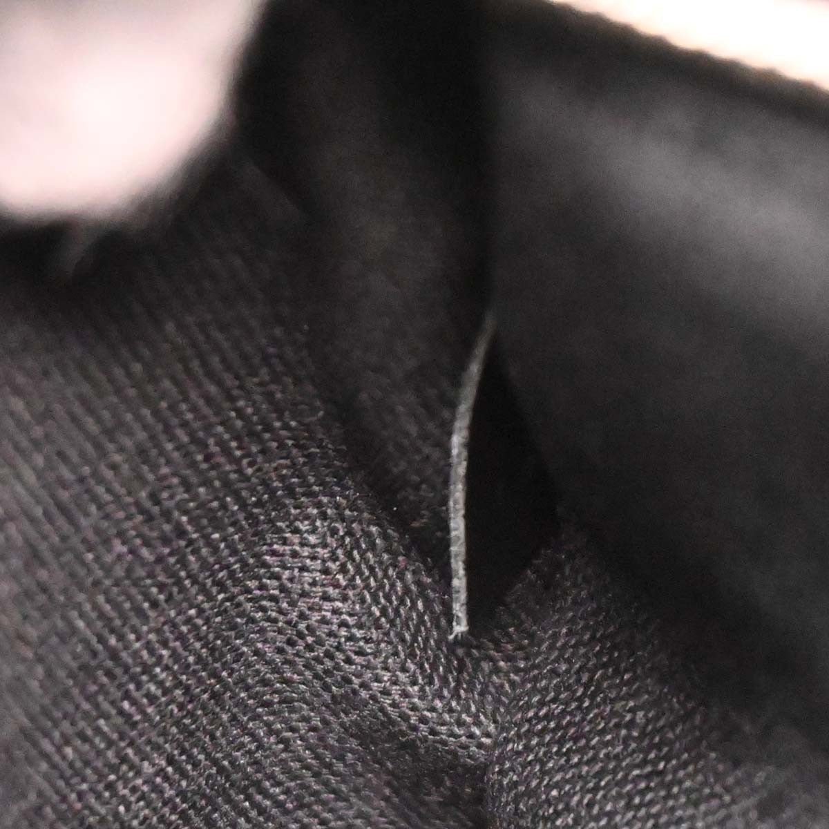 Louis Vuitton Poche Documents - Brandsamsara