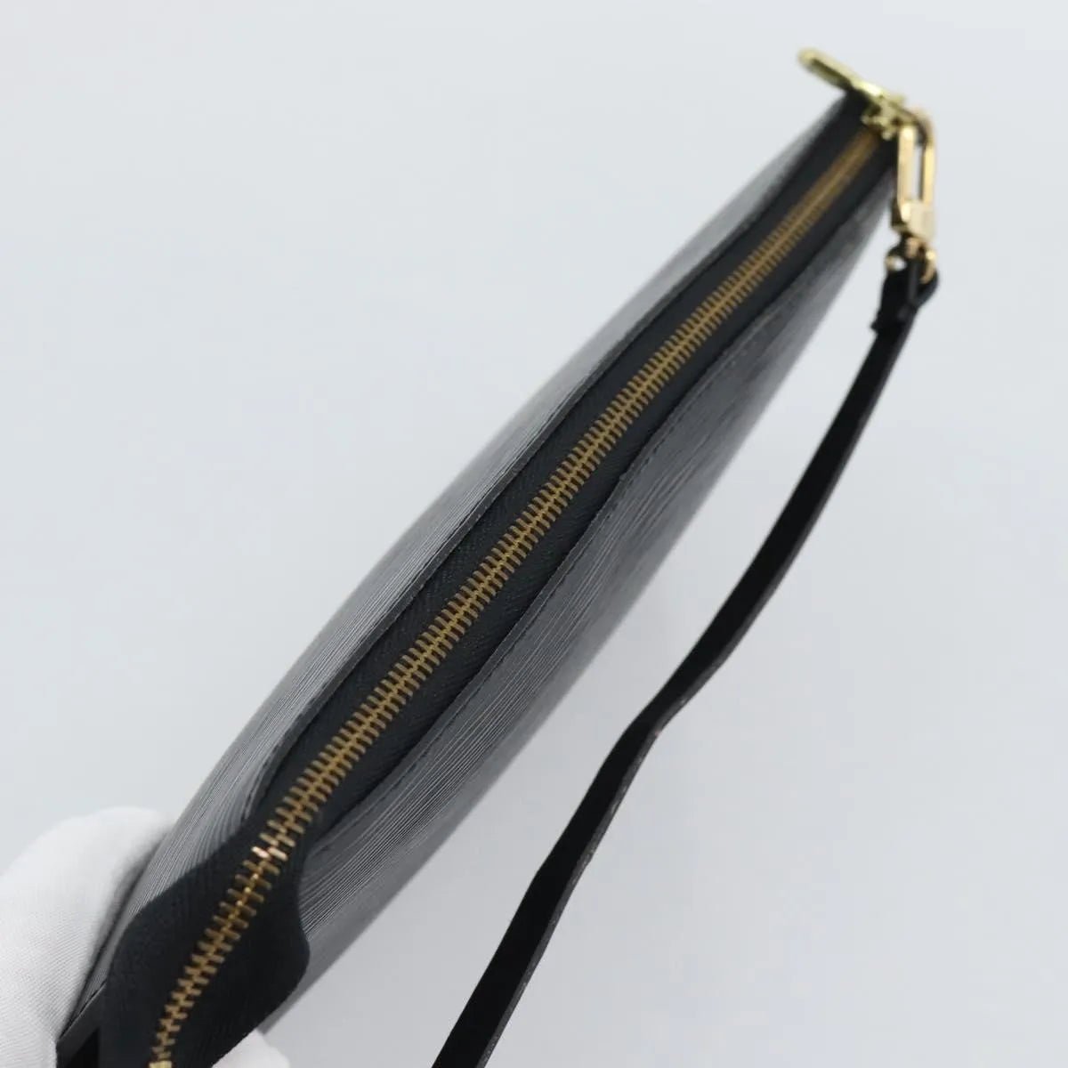 Louis Vuitton Pochette Accessoires - Brandsamsara