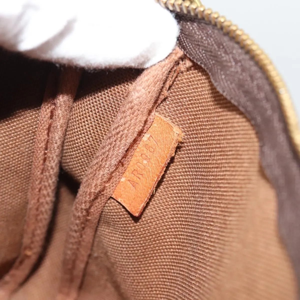 Louis Vuitton Pochette Accessoires - Brandsamsara