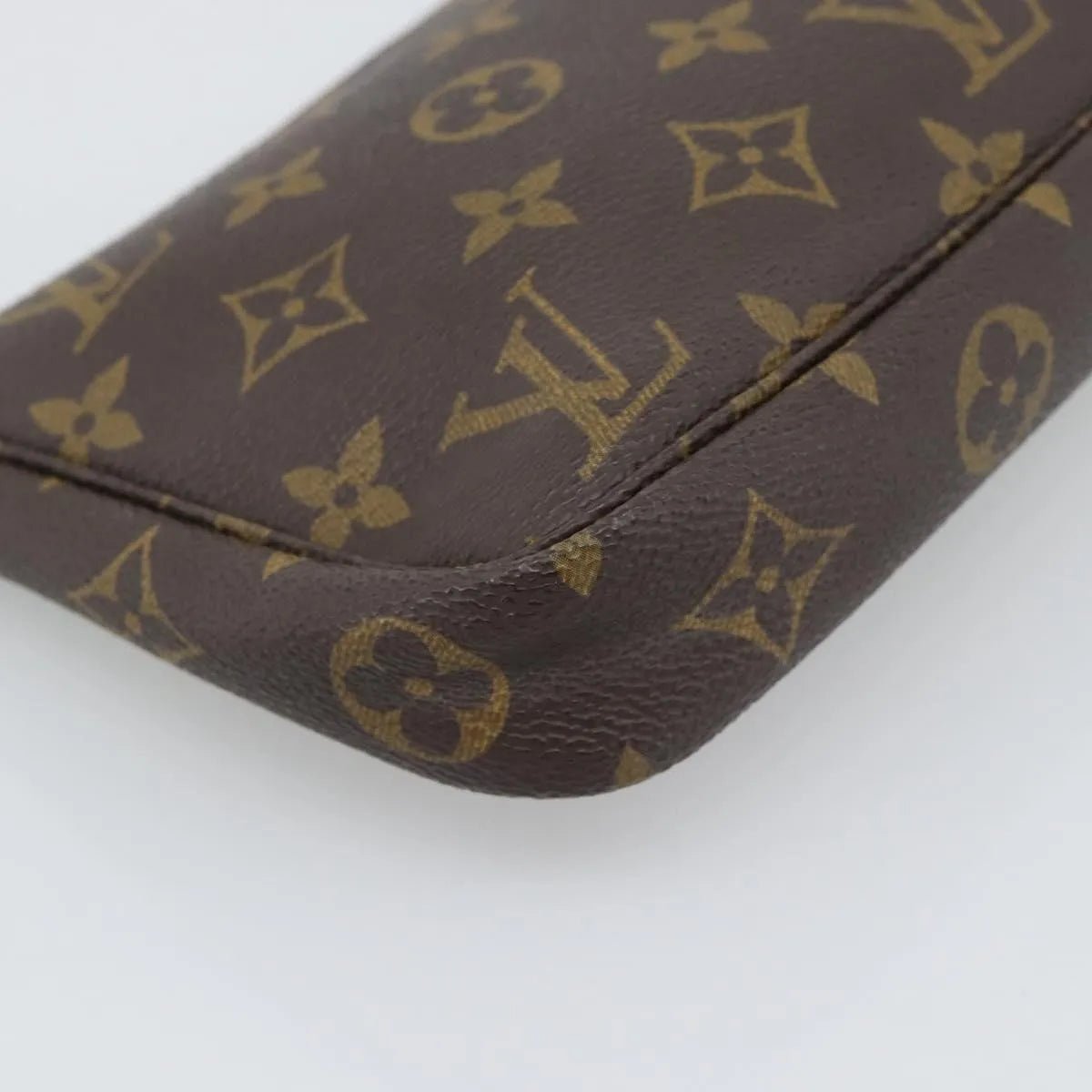 Louis Vuitton Pochette Accessoires - Brandsamsara