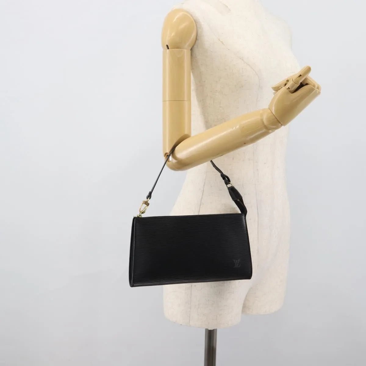 Louis Vuitton Pochette Accessoires - Brandsamsara