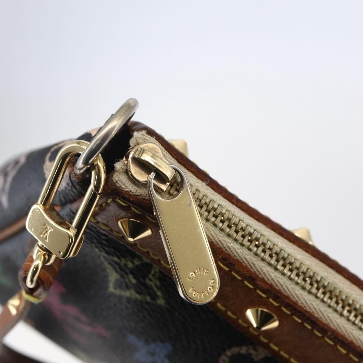 Louis Vuitton Pochette Accessoires - Brandsamsara