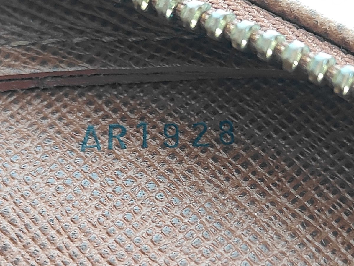 Louis Vuitton Pochette Orsay - Brandsamsara