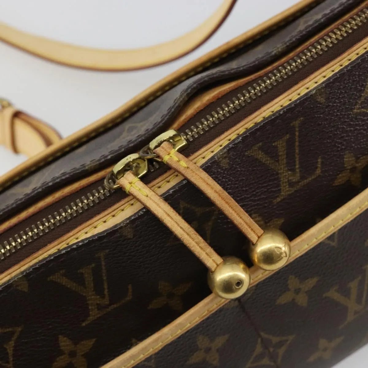 Louis Vuitton Popincourt - Brandsamsara
