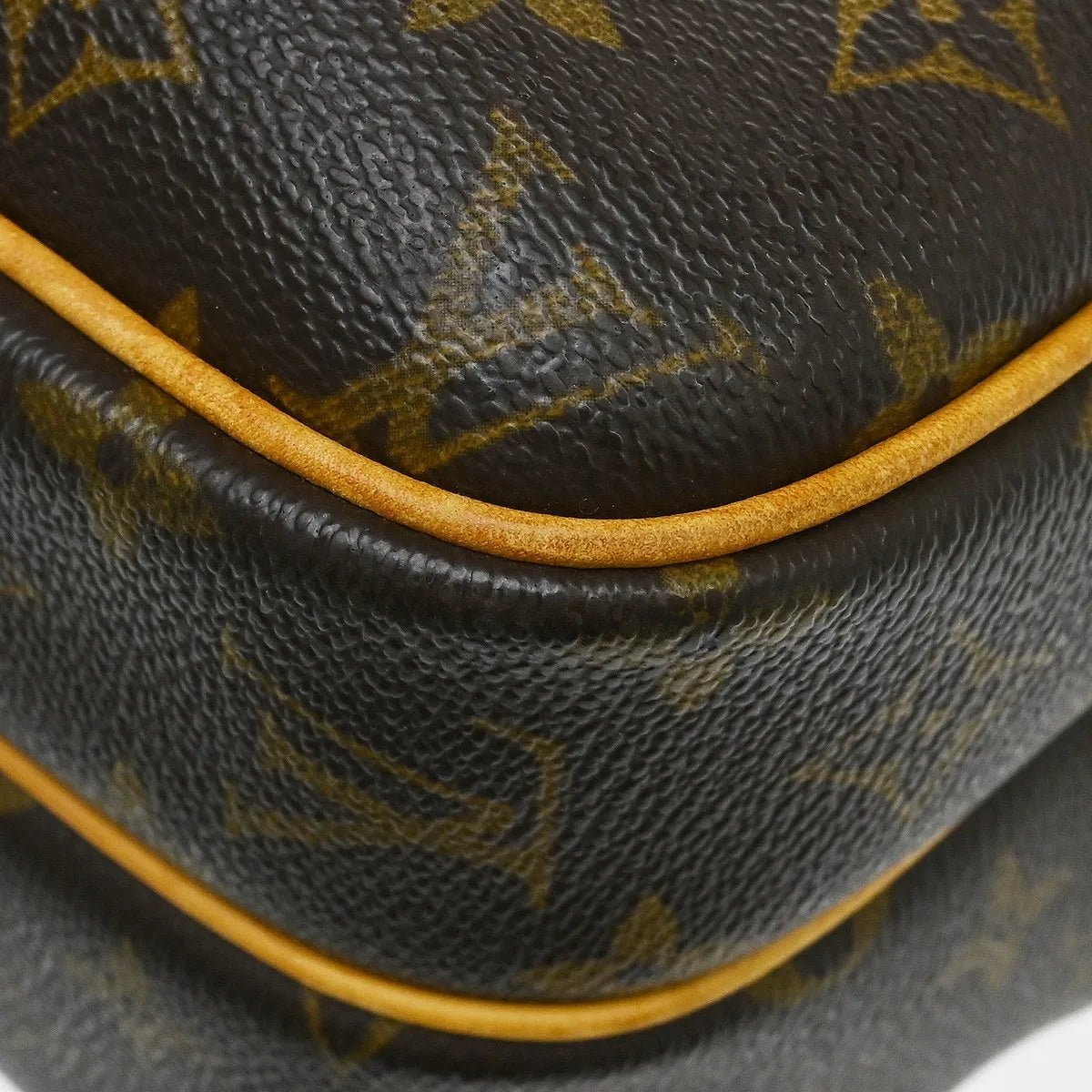 Louis Vuitton Reporter - Brandsamsara