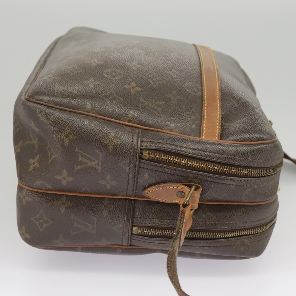 Louis Vuitton Reporter - Brandsamsara