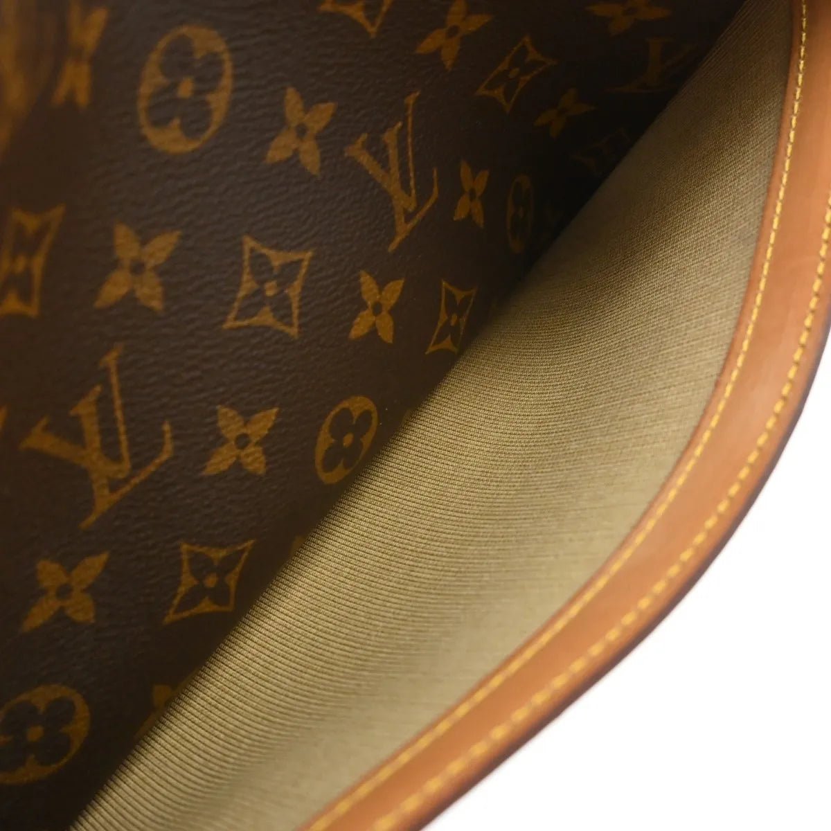Louis Vuitton Reporter - Brandsamsara