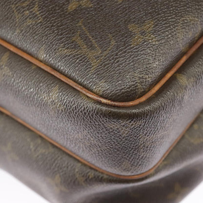 Louis Vuitton Reporter - Brandsamsara