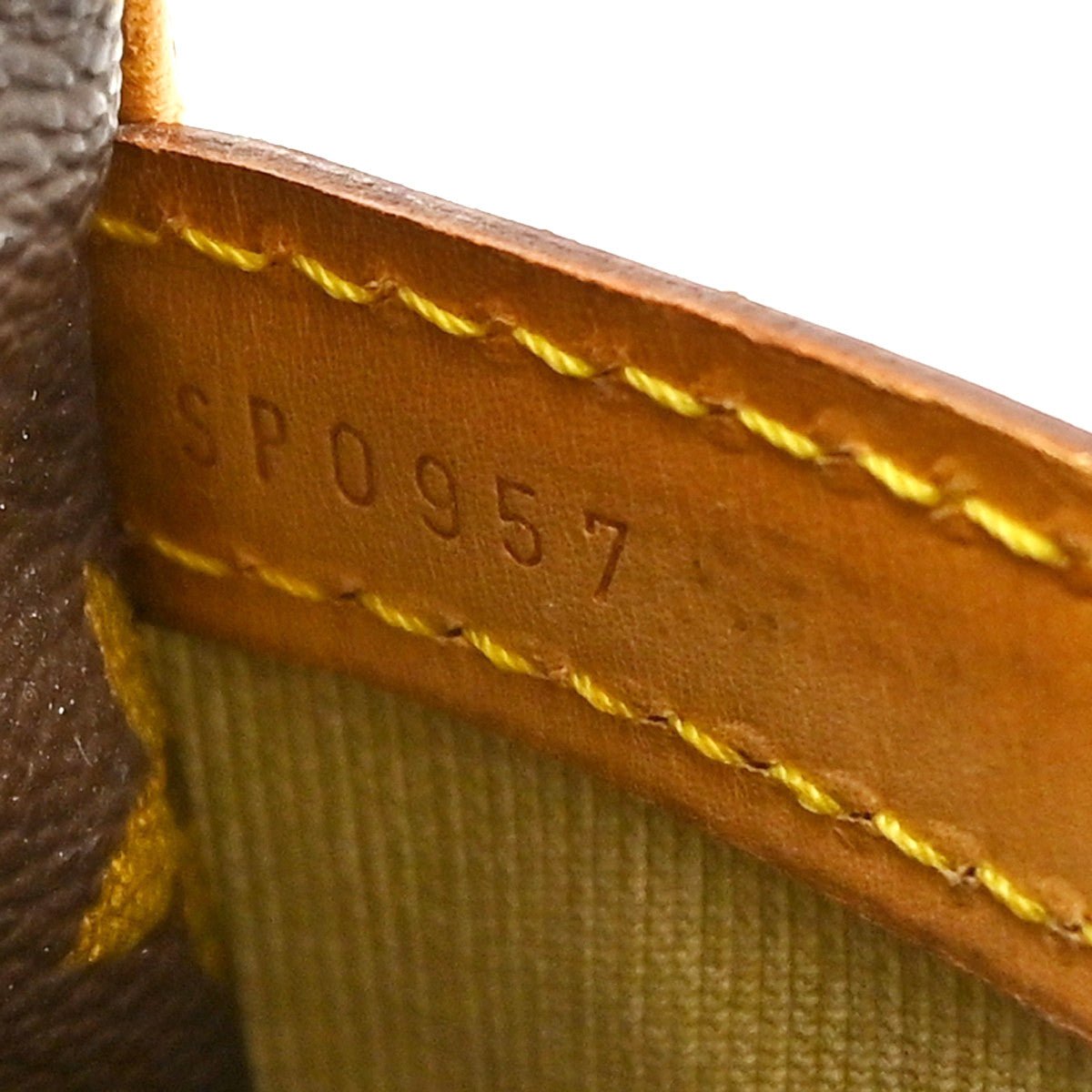 Louis Vuitton Reporter - Brandsamsara