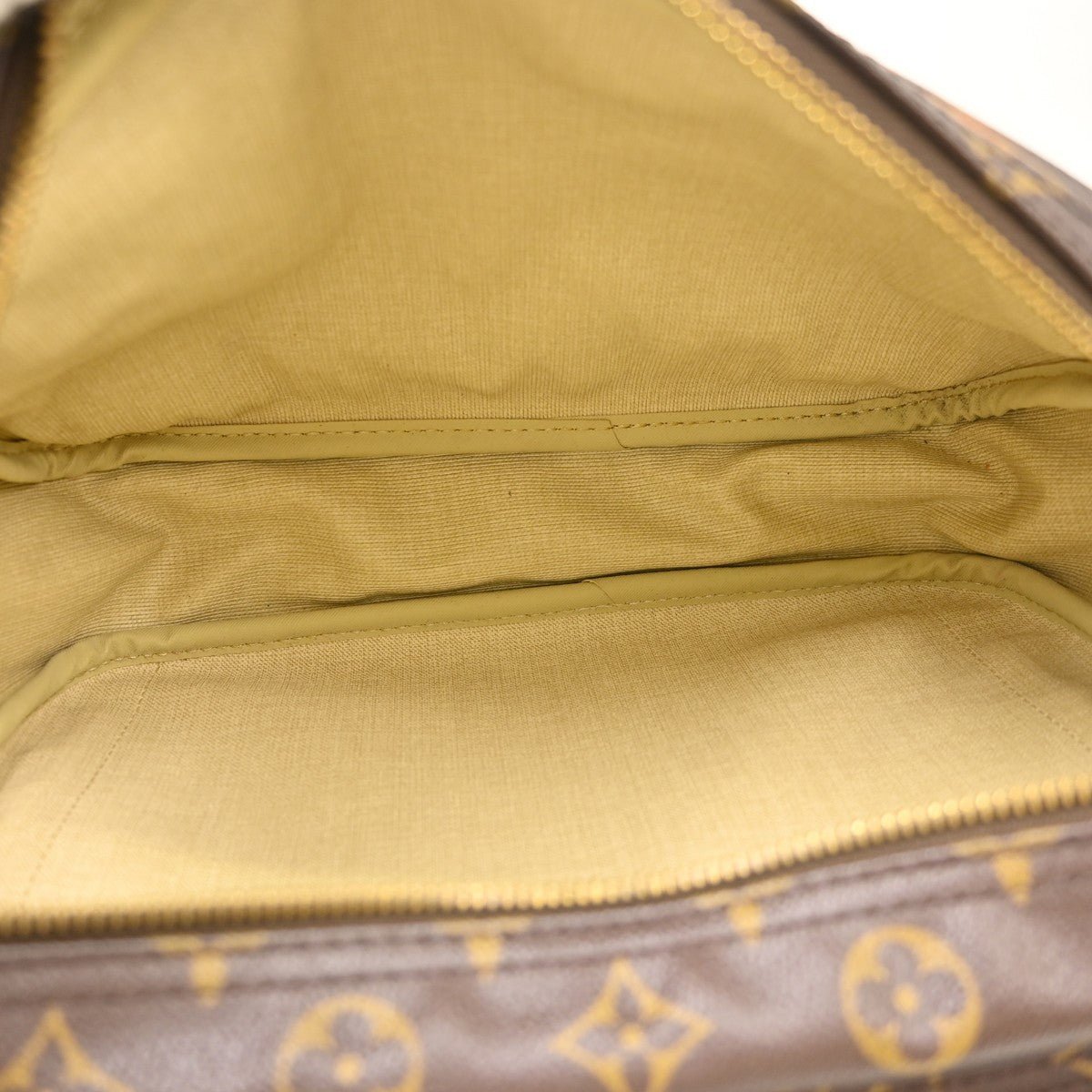 Louis Vuitton Reporter - Brandsamsara