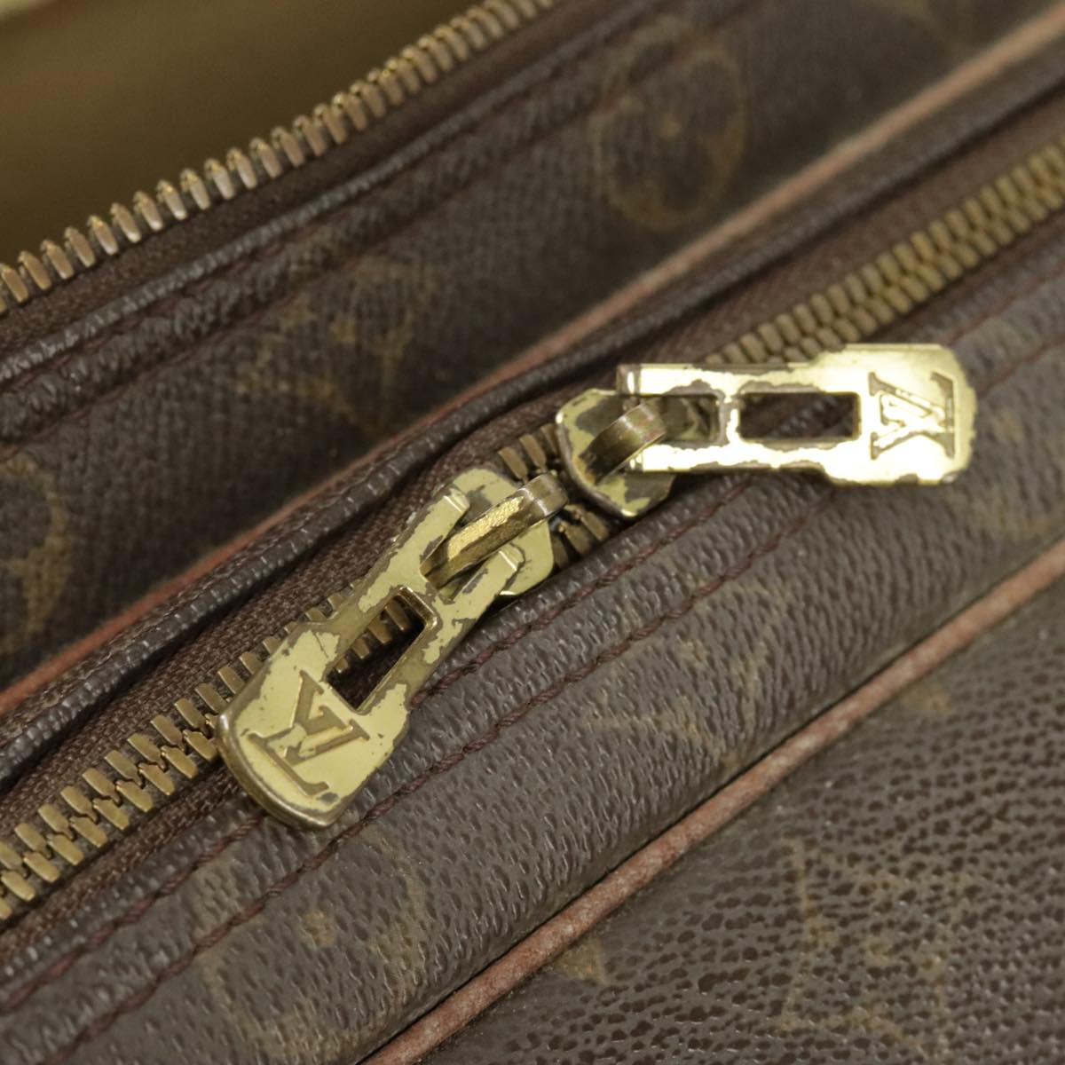 Louis Vuitton Reporter - Brandsamsara