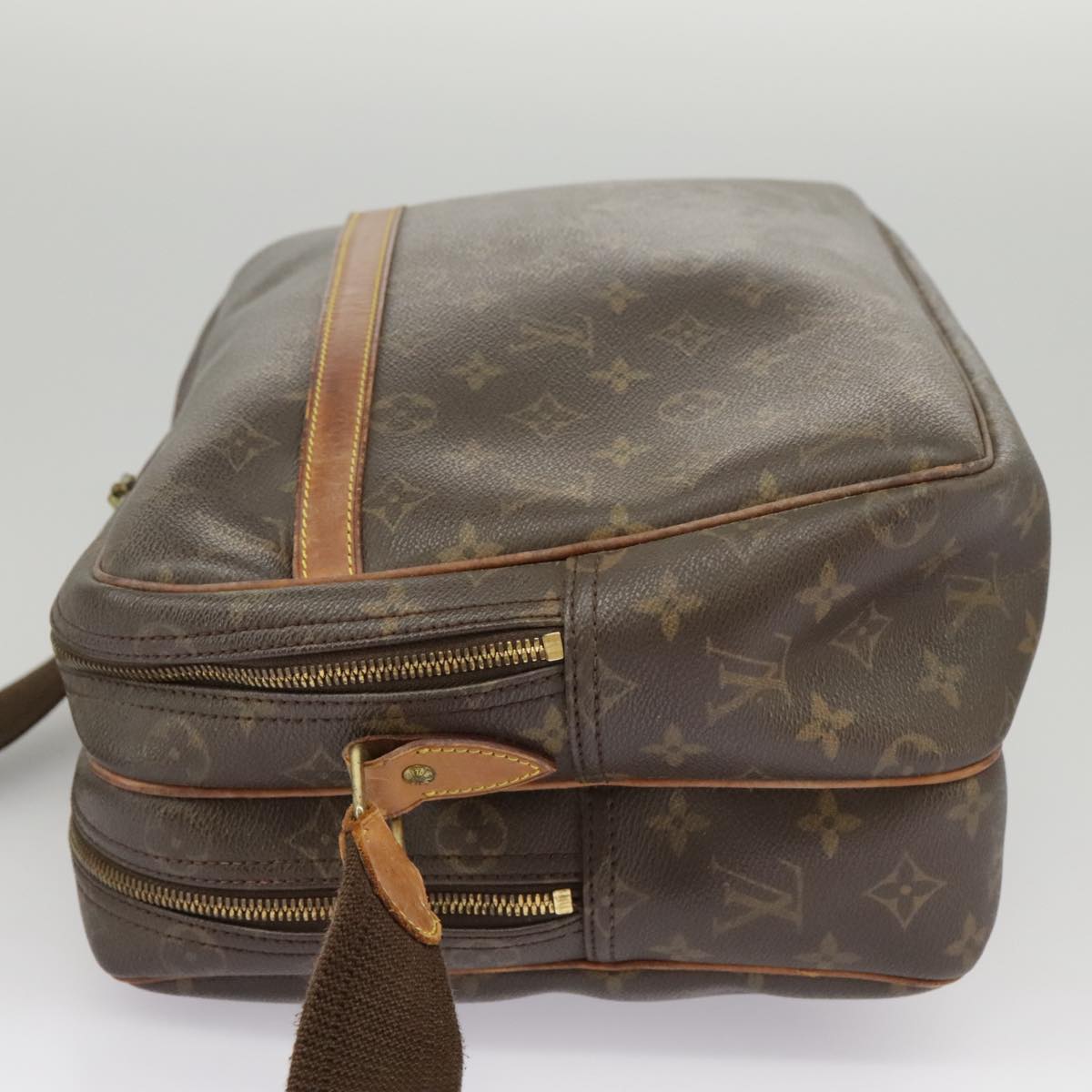 Louis Vuitton Reporter - Brandsamsara